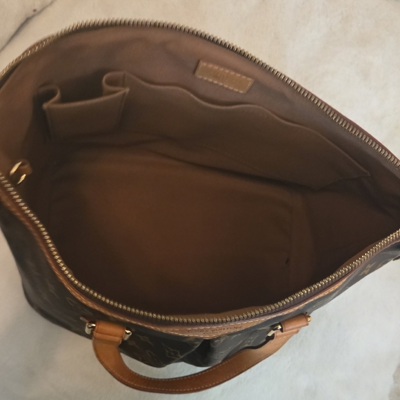 Louis Vuitton Palermo PM Shoulder Bag - Picture 11 of 13